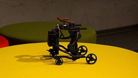 Kas hastası çocuklar için ‘mobil yürüme robotu’ tasarladılar