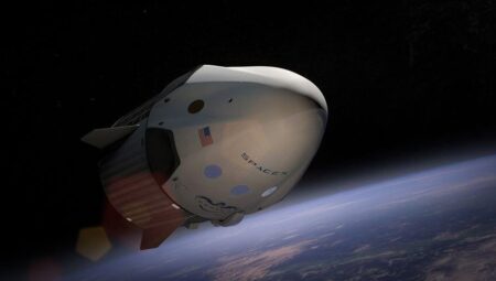 SpaceX ve Space Adventures Uzay turizmi tarihini açıkladı
