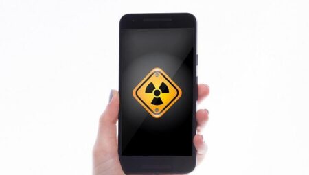 Telefonun yaydığı radyasyondan korunmak için bunlara dikkat!