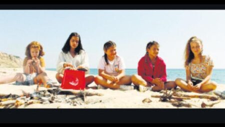 Depremzede çocuklar için özel gösterim