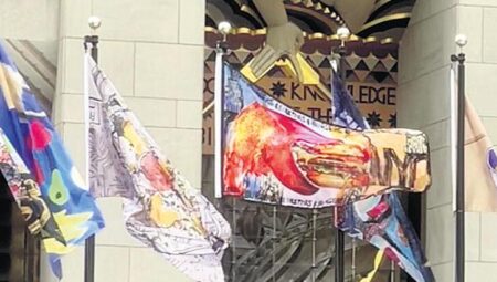 Bayrağı Rockefeller Center’da dalgalanıyor